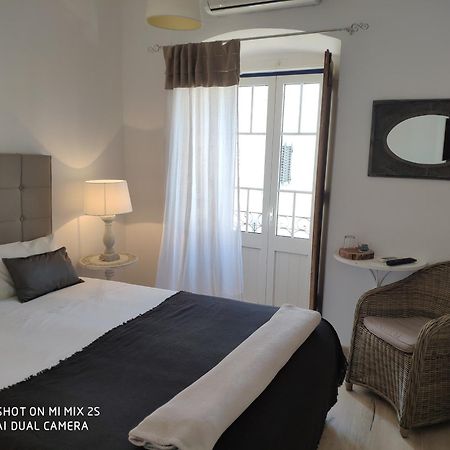 Casa Da Tia Amalia Hostel แมร์โตลา ภายนอก รูปภาพ