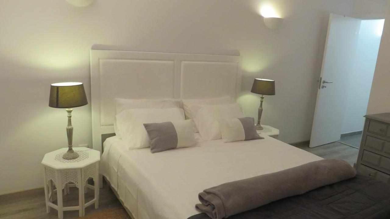 Casa Da Tia Amalia Hostel แมร์โตลา ภายนอก รูปภาพ