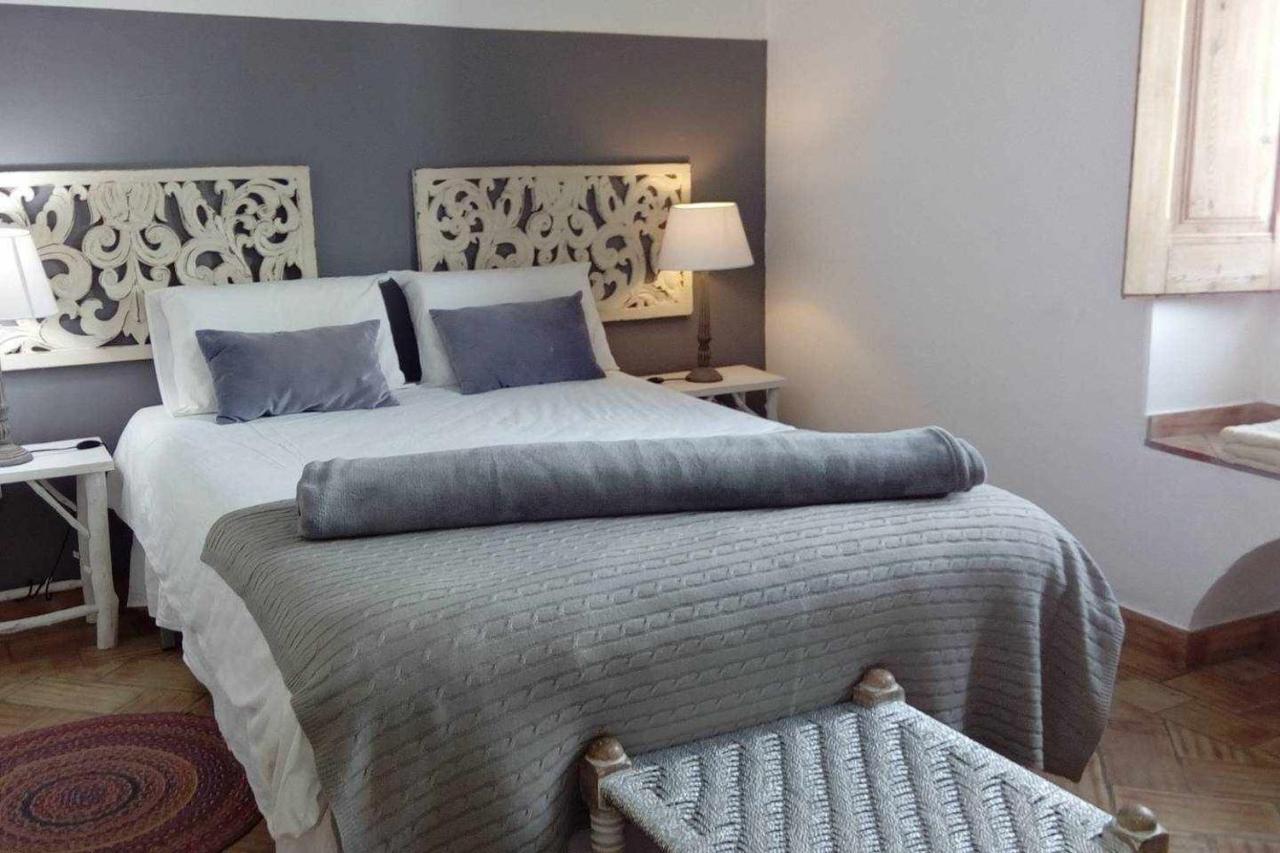 Casa Da Tia Amalia Hostel แมร์โตลา ภายนอก รูปภาพ