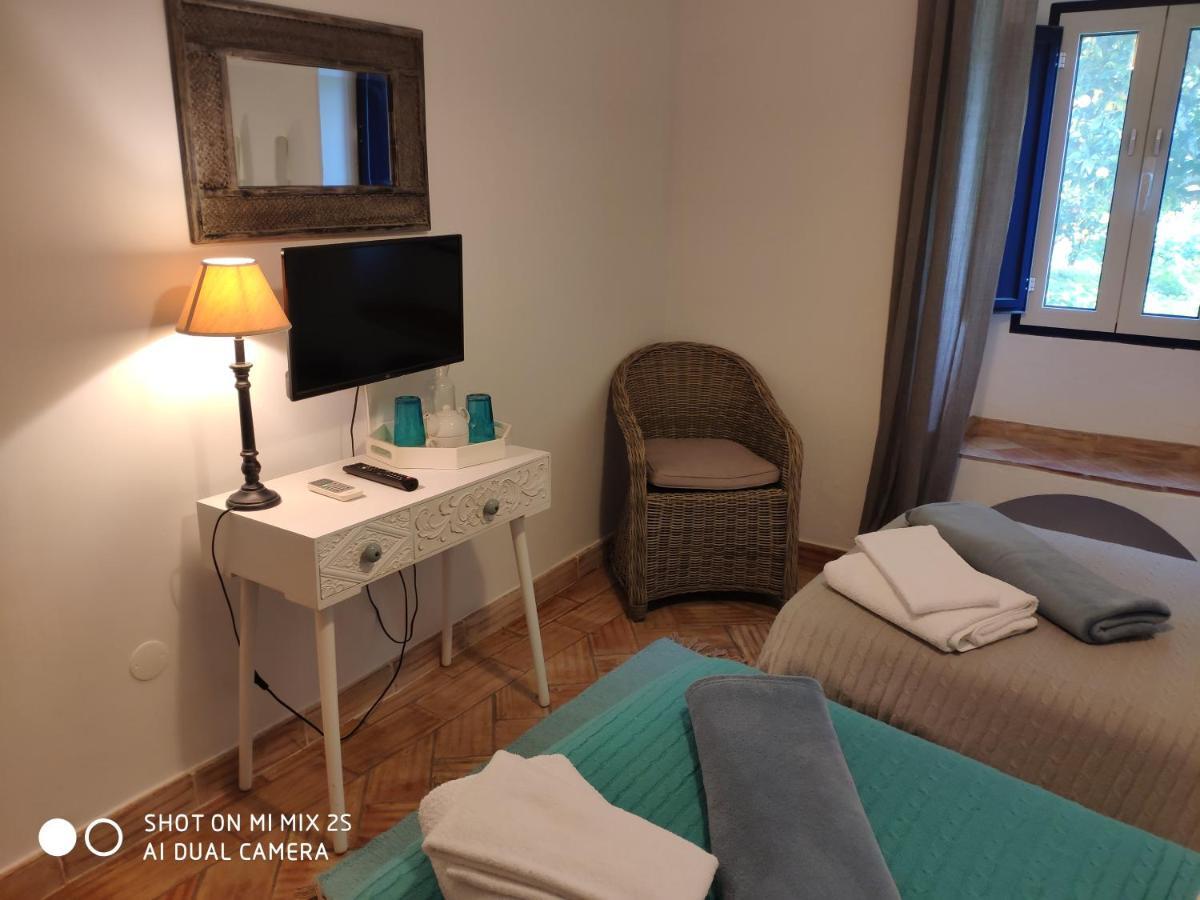 Casa Da Tia Amalia Hostel แมร์โตลา ภายนอก รูปภาพ