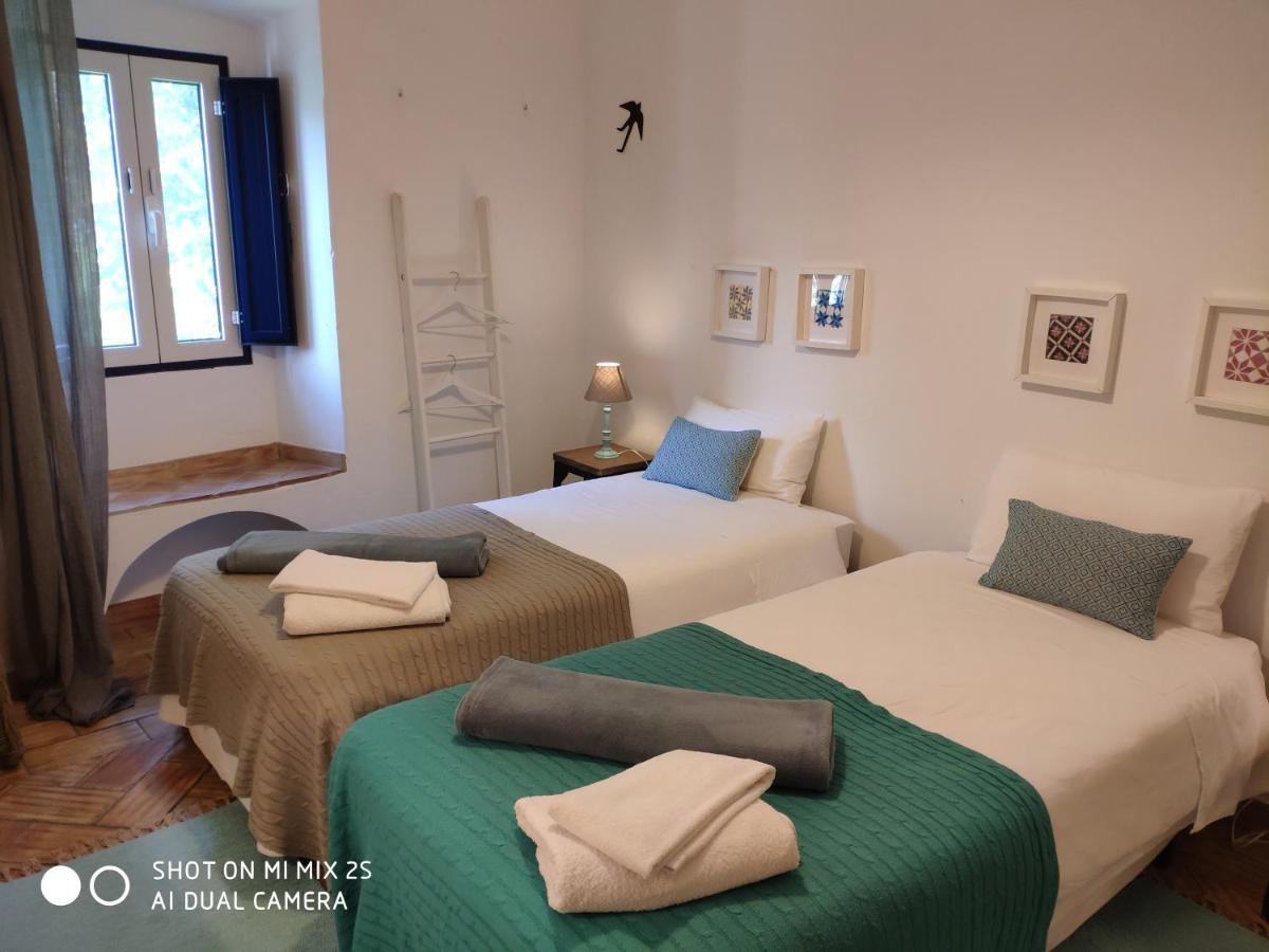 Casa Da Tia Amalia Hostel แมร์โตลา ภายนอก รูปภาพ