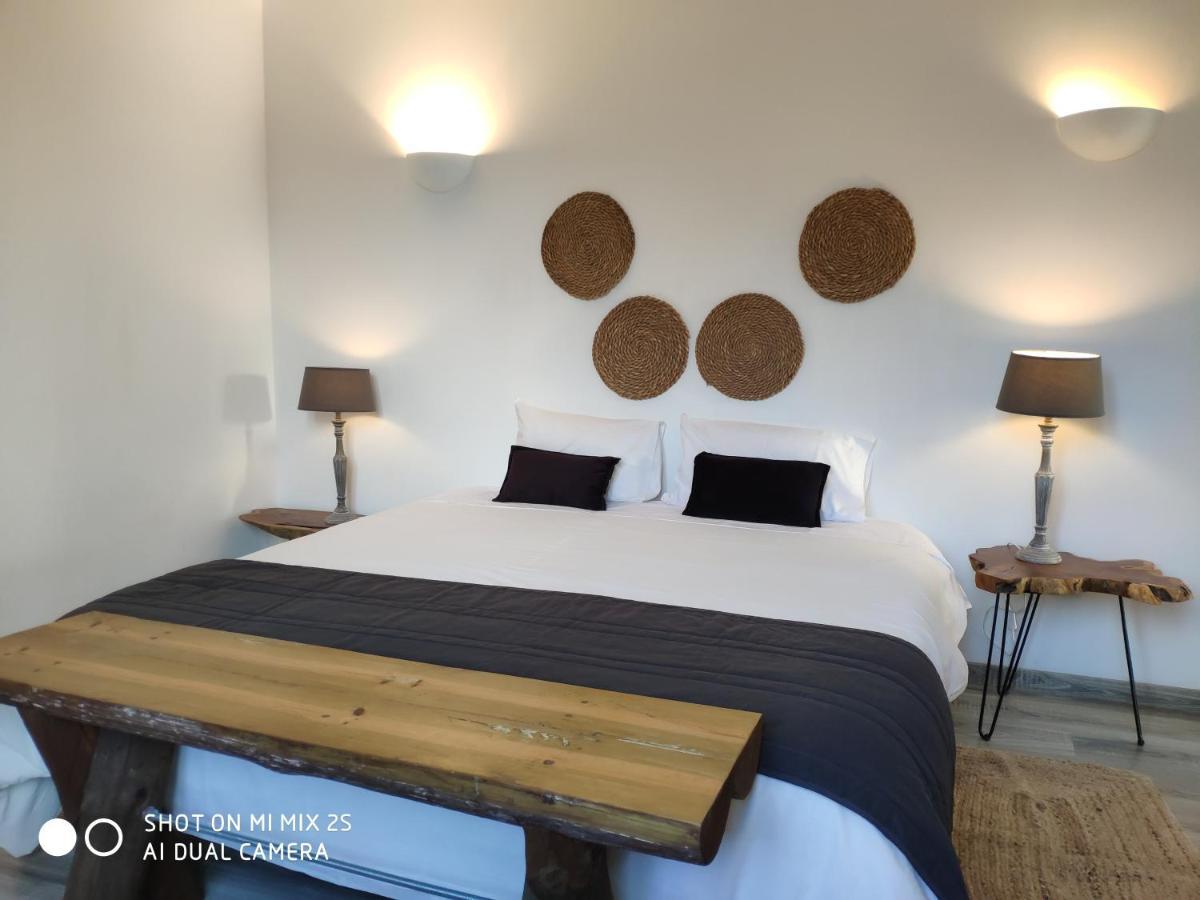 Casa Da Tia Amalia Hostel แมร์โตลา ภายนอก รูปภาพ