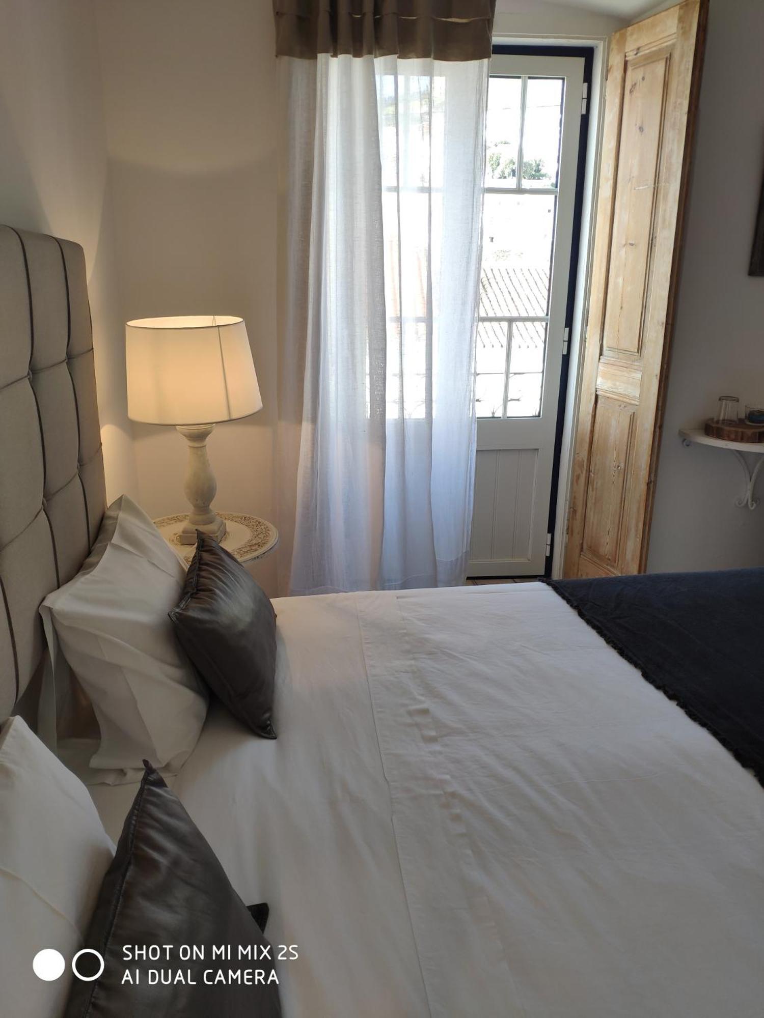 Casa Da Tia Amalia Hostel แมร์โตลา ภายนอก รูปภาพ